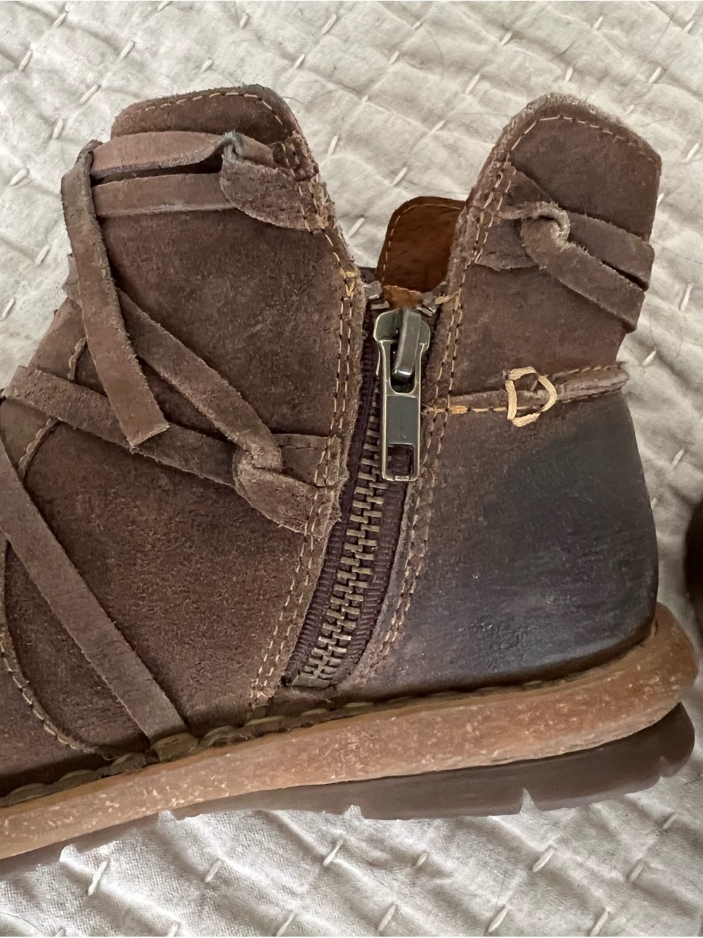 Born Tarklin Grey Booties Women’s Size 8 - Picture 8 of 9